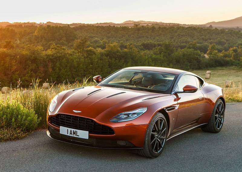 Aston Martin DB11 2017