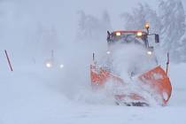 Problémy se sněhem na silnicích - Ilustrační foto