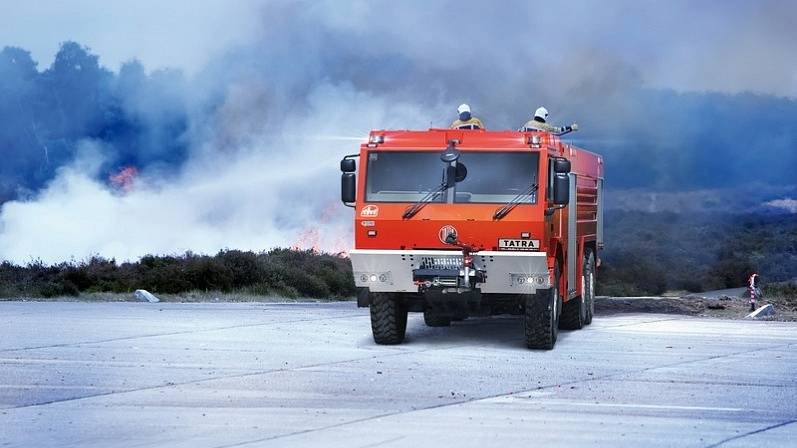 Tatra Force 6x6 – nosič hasičských nástaveb, letištní specifikace.