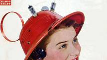 Rádiový klobouk byl k dostání hned v několika variantách.