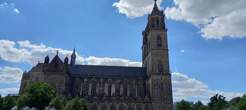 V Magdeburgu najdete na malém prostoru centra města všechny architektonické styly. Od romáského a gotiky po Stalina, NDR a Hundertwassera.