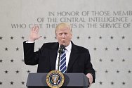 Donald Trump při návštěvě CIA.