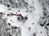V údolí Val di Fassa v Dolomitech dnes zasáhla lavina sjezdovku poblíž střediska Canazei a zasypala dva lyžaře. Ilustrační foto.