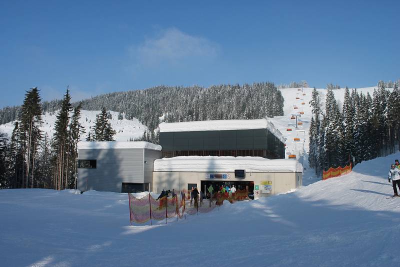 Lyžařské středisko Dachstein-West na pomezí Horních Rakous a Salcburska