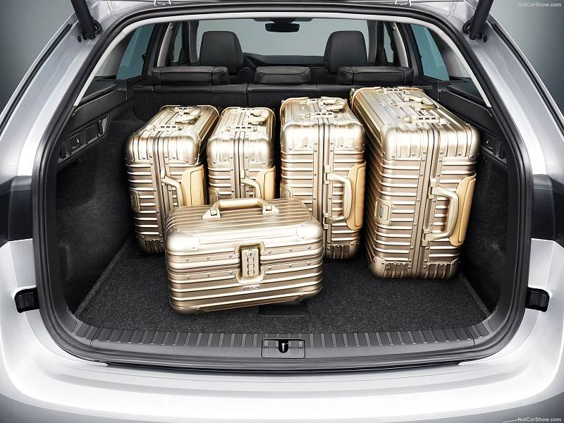Také nová Škoda Octavia má obří kufr