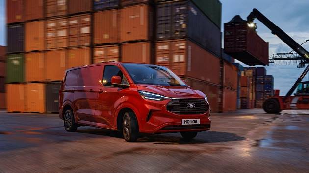 Ford Transit Custom Van startuje nyní na ceně 888 000 Kč bez DPH