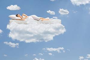 Pouze hluboký spánek dokáže spustit regenerační procesy v těle, mentální očistu i omlazující kúru.