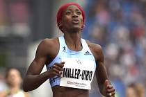 Bahamská běžkyně Shaunae Millerová-Uibová překonala světový rekord v běhu na netradiční trati 300 metrů.