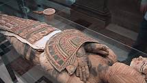 Tuto mumii mohou návštěvníci vidět ve francouzském Louvru.