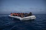 Migranti na člunu