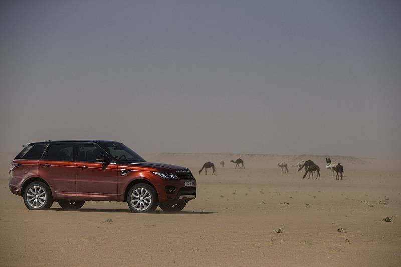 Range Rover Sport stanovil rekord v přejezdu pouště Rub al-Chálí.