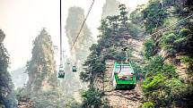 Kromě výtahu se můžete na vrcholky Čang-ťia-ťie dostat také lanovkou