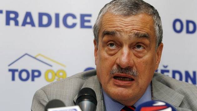 Předseda nové politické strany TOP 09 Karel Schwarzenberg během tiskové konference konané 11. června 2009 v Praze, na které členové přípravného výboru seznámili novináře s programem strany a jejími stanovami.