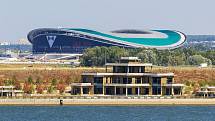 Kazaň Arena (Kazaň, 45 105 diváků). Stadion byl otevřen v roce 2013 při Letní univerziádě. Její vzhled, o který se postarala stejná společnost jako o stadion ve Wembley, zapadá do krajiny. Na břehu řeky Kazanka má připomínat leknín.
