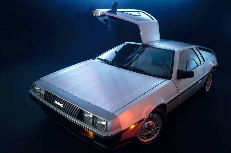 DeLorean DMC-12.