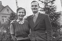 Manželé Harro a Libertas Schulze-Boysenovi. Libertas byla německá šlechtična, Harro důstojník Luftwaffe. Oba se obrátili proti nacismu a stali se členy odbojové organizace Rudá kapela