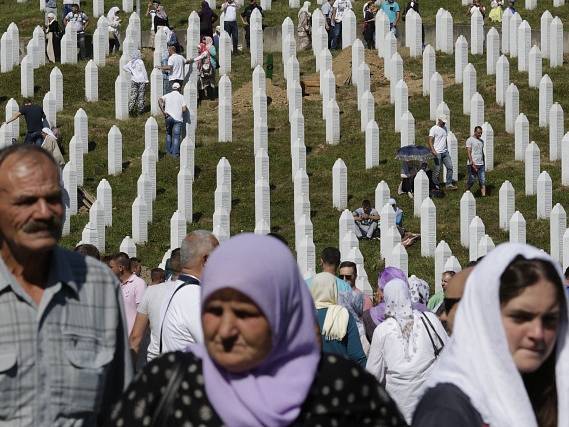 Připomenutí masakru v Srebrenici