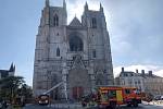Požár katedrály ve francouzském Nantes