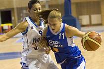 České basketbalistky (v modrém) si v přípravě poradily s Řeckem.