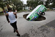 Podemletá silnice – následek hurikánu Irma