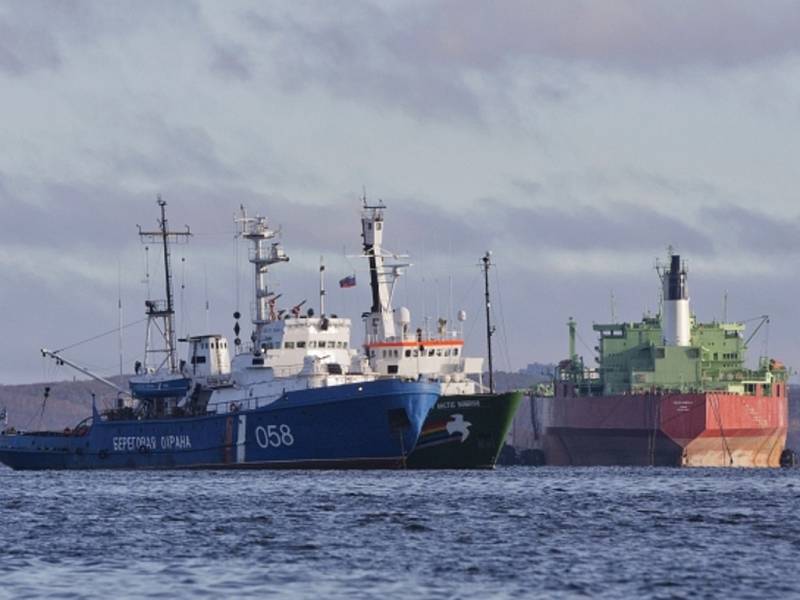 Loď Arctic Sunrise, kterou ruské úřady loni zabavily mezinárodní ekologické organizaci Greenpeace při protestu aktivistů u ruské těžební plošiny v Barentsově moři, dorazila po roce zpět do Evropy.