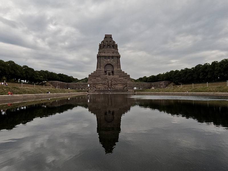 Památník Bitvy národů u Lipska byl otevřen 18. října 1913, ke stému výročí. Nachází se ve středu pole, kde se tato osudová bitva v dějinách Evropy a především Německa odehrála