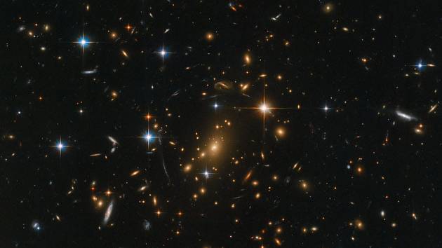 Vesmír "očima" Hubbleova dalekohledu. Každá galaxie je domovem bezpočtu hvězd