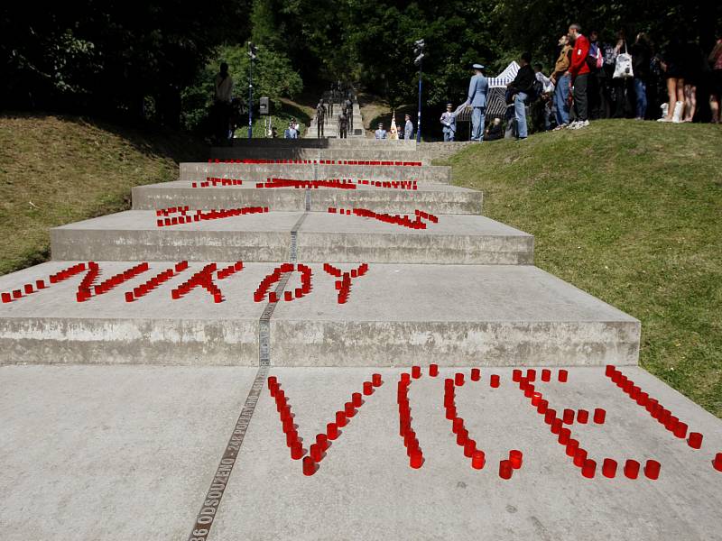 Pietní vzpomínkový akt u pomníku obětem komunismu 27. června v Praze.