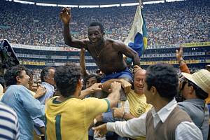 Legendární brazilský fotbalista Pelé po finále MS 1970 v Mexiku