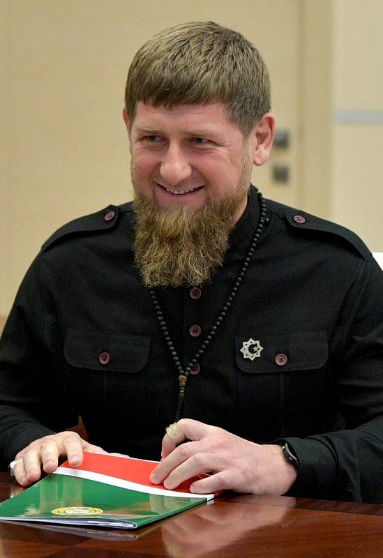 Mezi její nepřátele patřil i čečenský vůdce a pozdější prezident autonomní Čečenské republiky Ramzan Kadyrov
