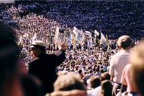 Letní hudební festival v estonském hlavním městě Tallinn v roce 1994, kdy jej navštívilo asi 10 tisíc diváků. Konal se právě v době, kdy se z Estonska začala na základě rozhodnutí Borise Jelcina stahovat ruská vojska.