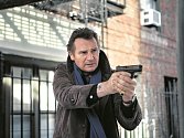 SOLITÉR. Liam Neeson jako soukromé očko ve strhujícím thrilleru Scotta Franka Mezi náhrobními kameny. 