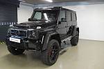 Mercedes G 500 4x4² Brabus, cena 12 974 000 Kč. Již standardní Mercedes G500 4x4² je pořádnou šíleností, ale verze od úpravce Brabus posunuje extravagantní SUV na zcela novou úroveň. Pokud máte volných 13 „mega“, utíkejte k prodejci do Litoměřic.