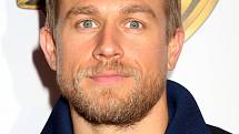 Charlie Hunnam přiznává, že trpí germofobií, tedy přehnaným strachem z bakterií a virů.