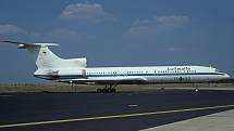 Tupolev TU-154M byl vyroben v roce 1989 pro leteckou společnost Interflug z NDR a po sjednocení Německa v roce 1990 byl převeden na Luftwaffe. Dne 13. září 1997 se srazil nad Namibií s letounem amerického vojenského letectva
