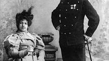 Mata Hari alias Margaretha Zelleová se svým manželem Rudolphem Mac Leodem