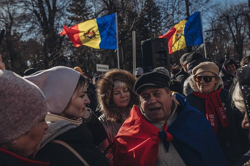 Tisíce lidí 12. března demonstrovaly v moldavském hlavním městě proti vládě a zvyšujícím se životním nákladům. Protesty svolala proruská strana Șor