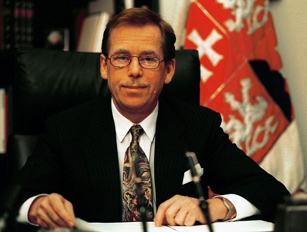 Prezident Václav Havel při novoročním projevu v roce 1992. Bylo to naposledy, co četl tento tradiční proslov jako československý prezident.