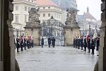 Miloš Zeman se 8. března vydal na Pražský hrad, kde složí prezidentskou přísahu a ujme se úřadu hlavy státu.