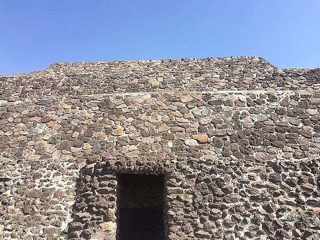 Teotihuacán představuje rozsáhlé a známé archeologické naleziště