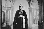 Královéhradecký biskup Eduard Brynych (foto po roce 1892) zázračným zjevením nevěřil, označil je za smyšlená