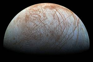 Fotografie měsíce Europy pořízená v devadesátých letech minulého století sondou Galileo.