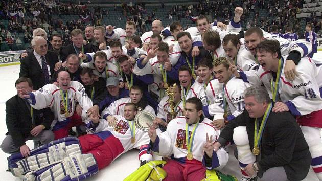 Na hokejovém mistrovství světa v roce 2000, které se konalo v ruském Petrohradu, obhájil český tým zlaté medaile z roku předchozího.