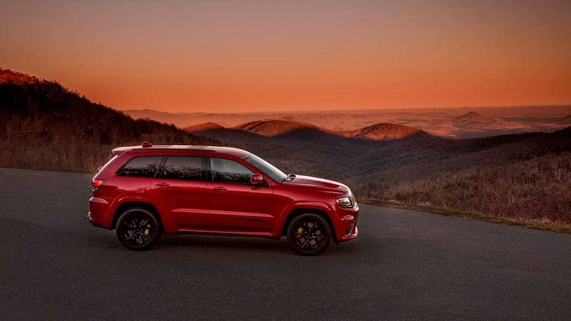 Jeep Grand Cherokee Trackhawk.