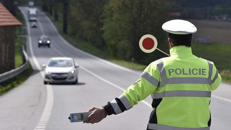 Policisté budou o nadcházejících Velikonocích podobně jako v předchozích letech dohlížet na bezpečnost a plynulost silničního provozu