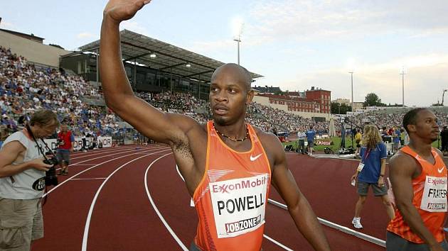 Sprint na sto metrů vyhrál někdejší světový rekordman Asafa Powell. 