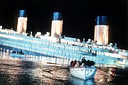 Titanic jde ke dnu. Ilustrační snímek