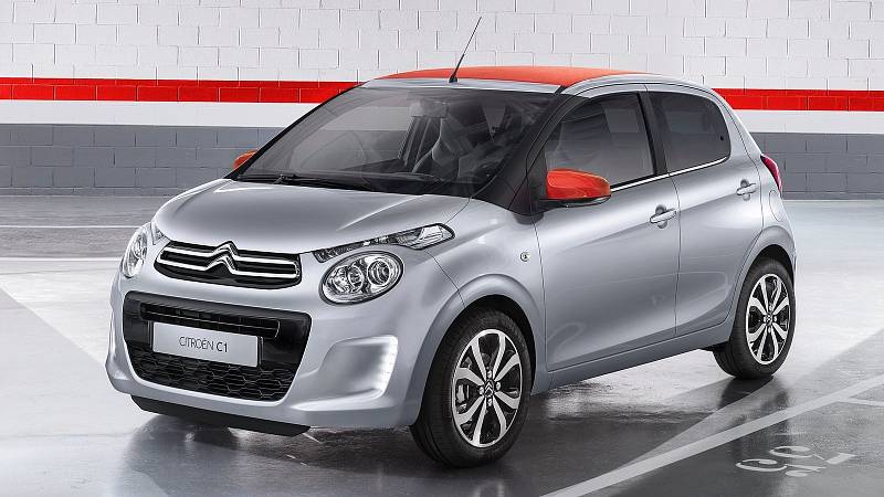 Stejně stojí i Citroën C1. V porovnání s bratrským Peugeotem je vybaven chudě.