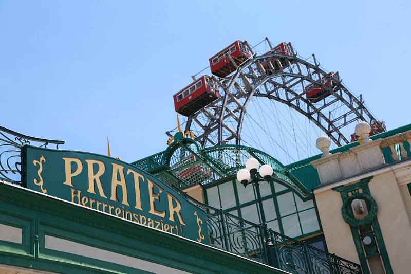 Rakouský Prátr patří k nejproslulejším zábavním parkům světa.