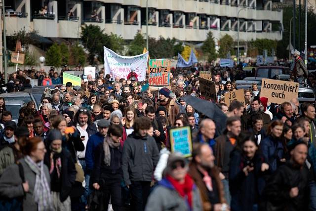 Protesty v Berlíně proti vysokým nájmům.